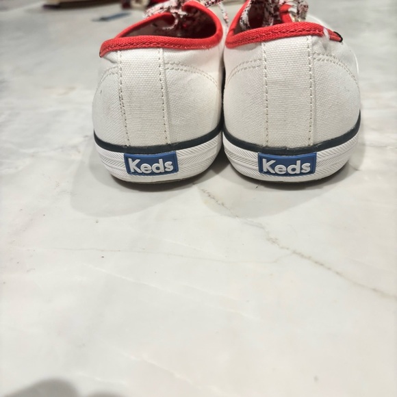 Keds White Canvas Sneakers with red and blue accents and laces. - Picture 5 of 6
